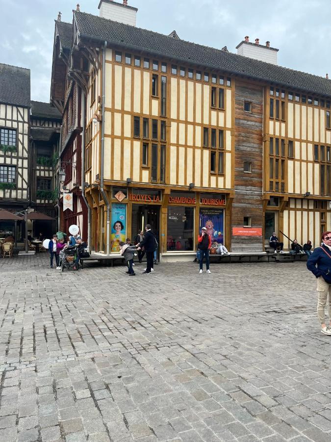 Coeur De Bouchon Apartman Troyes Kültér fotó